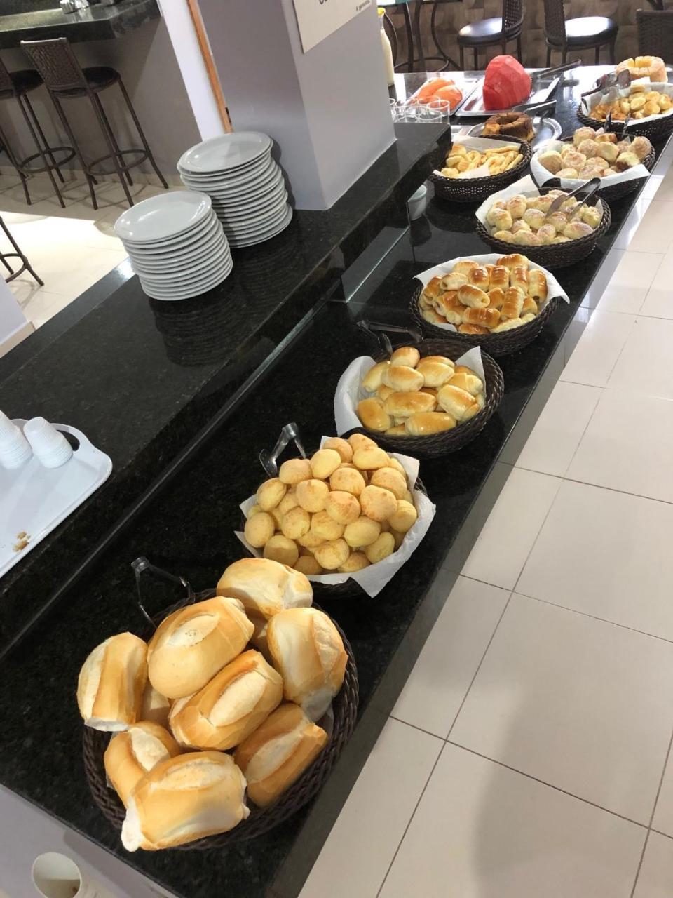 Acalantus Hotel 戈亚尼亚 外观 照片